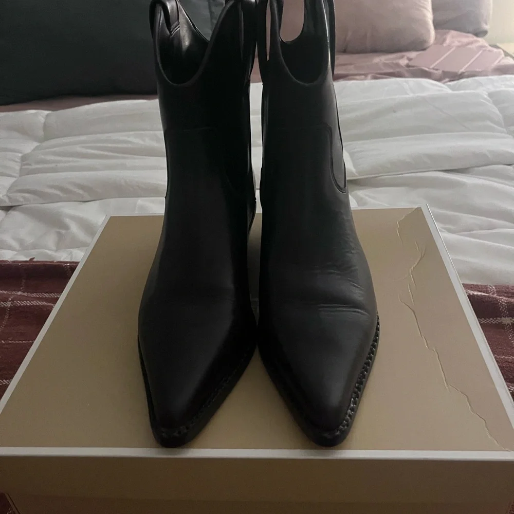 Michael Kors Brown Women's Cow Boy Style Boots Size 7
